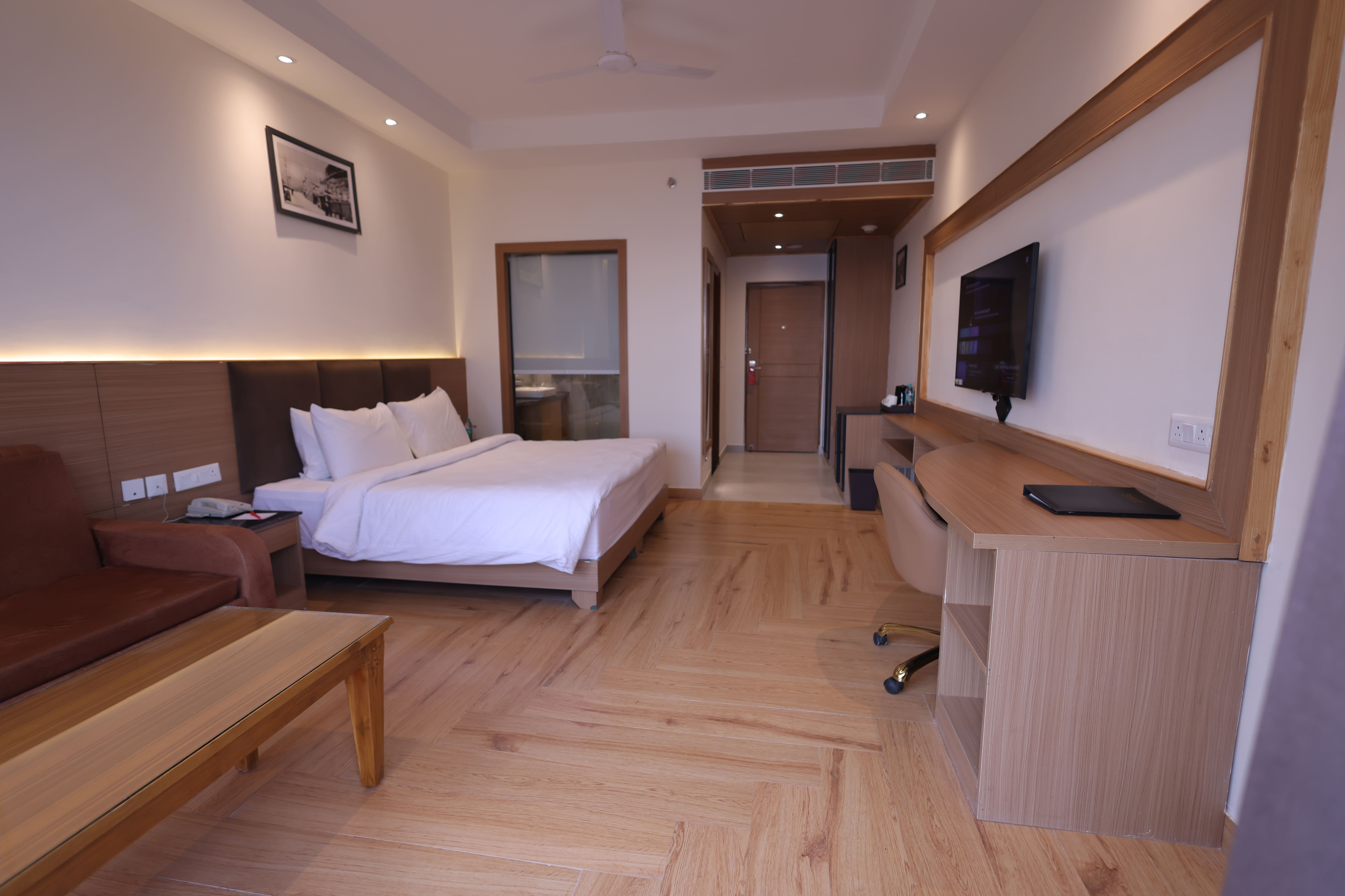 1 Queen Bed, Superior Room, No View, Non-Smoking at Ramada By Wyndham Mussoorie Mall Road