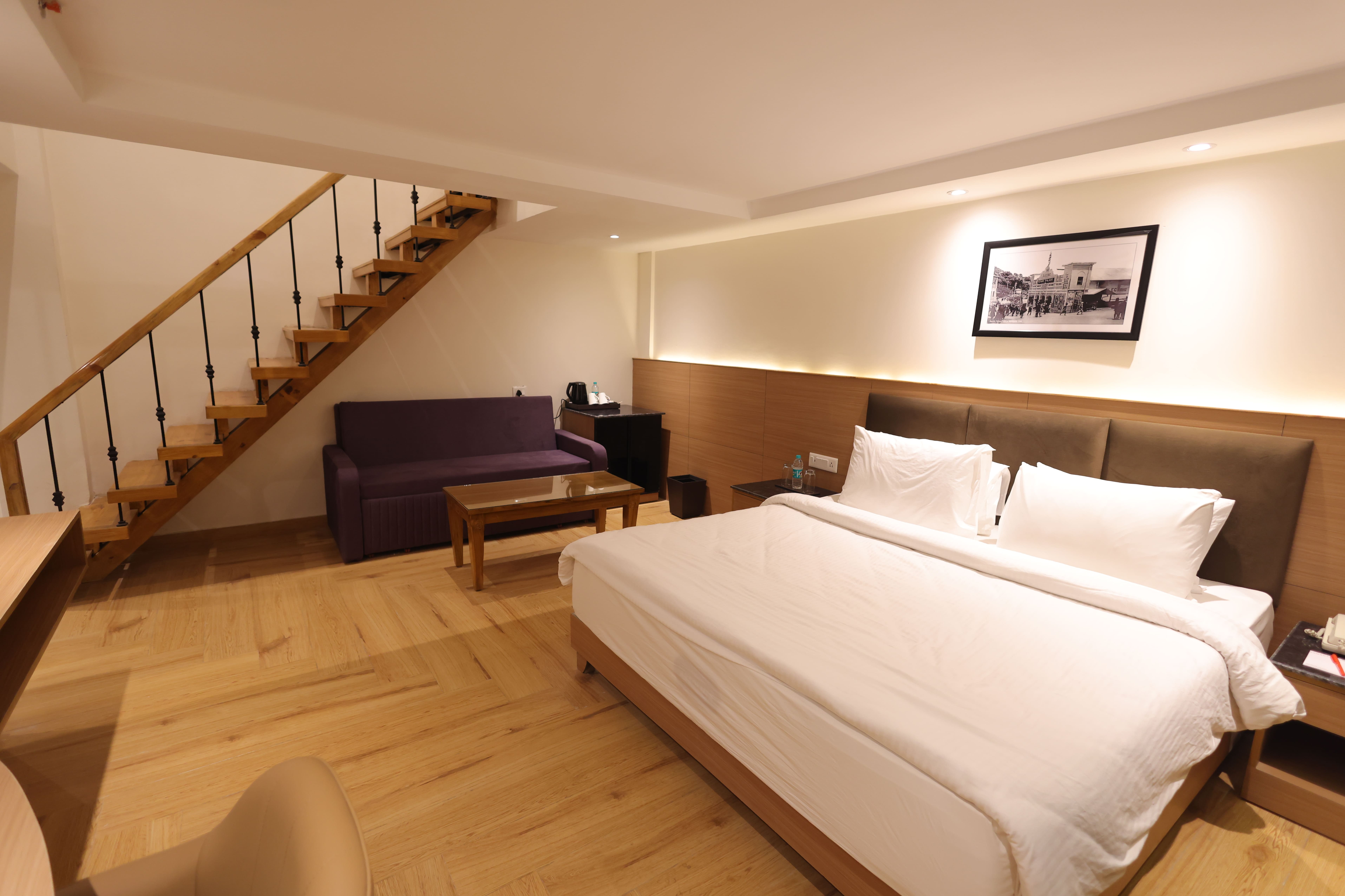 1 Queen Bed, 1 Twin Bed, Family Room, No View, Non-Smoking image 3