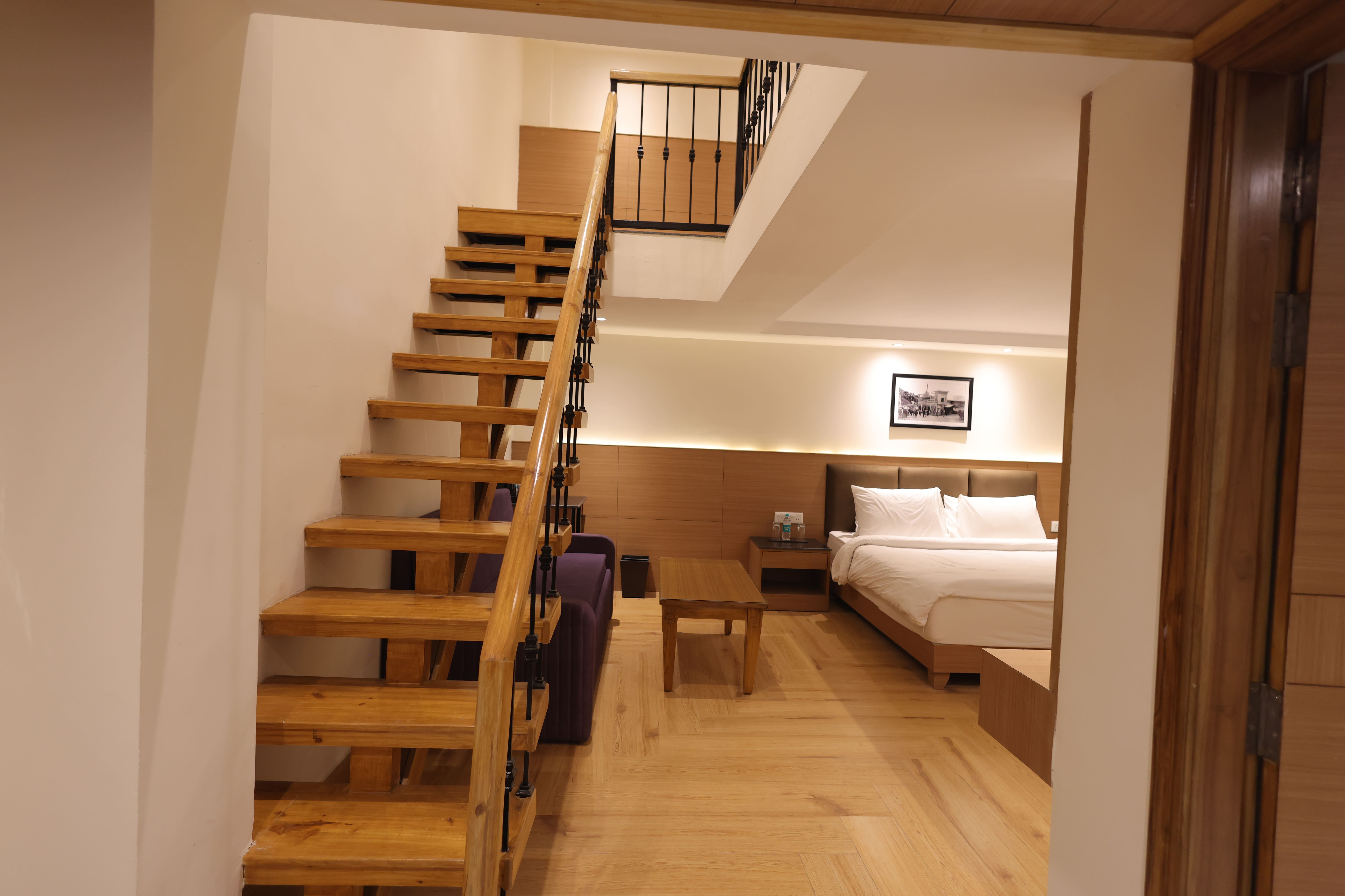 1 Queen Bed, 1 Twin Bed, Family Room, No View, Non-Smoking image 4
