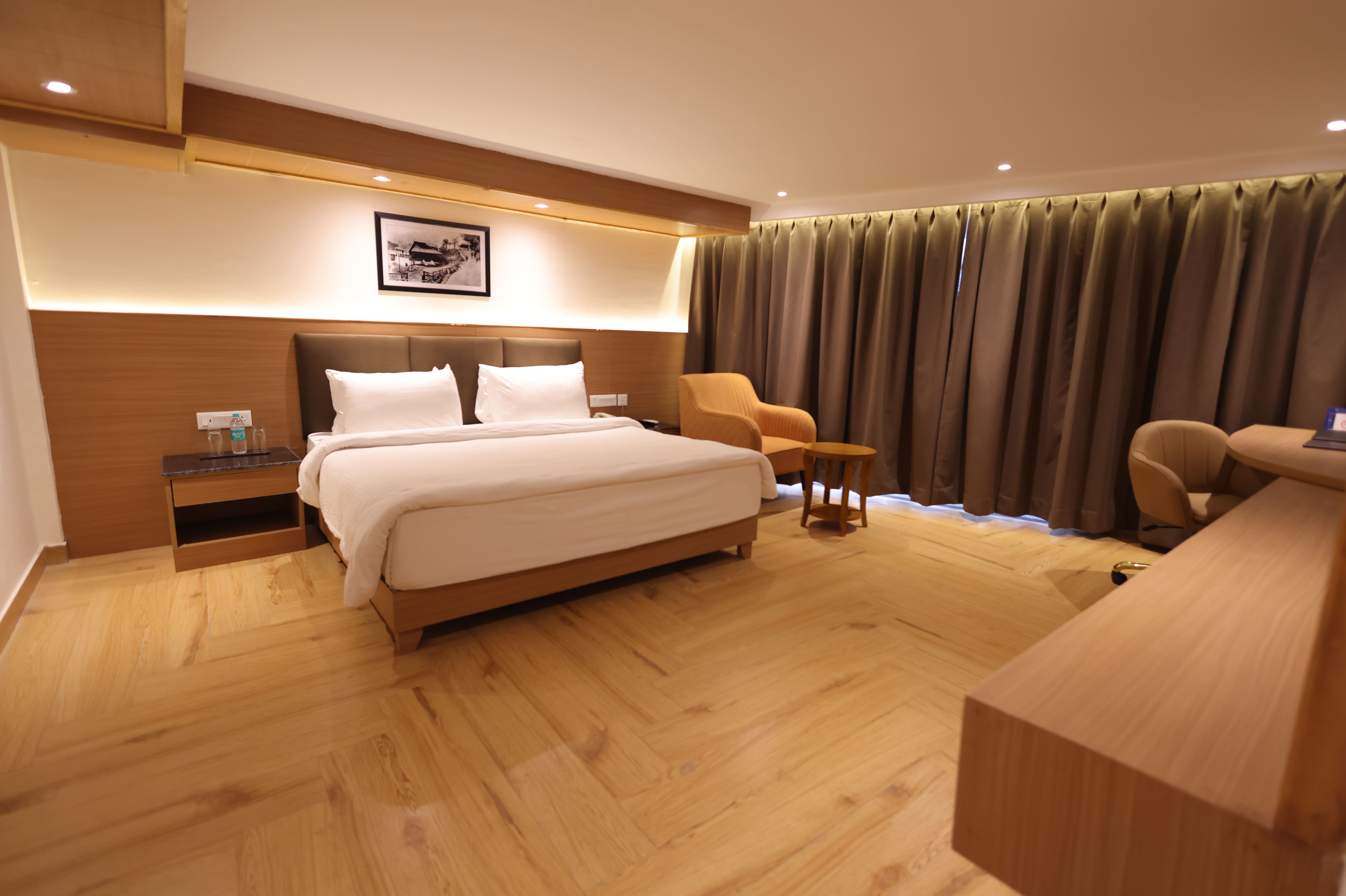 2 Queen Beds, Presidential Suite, Non-Smoking image 2